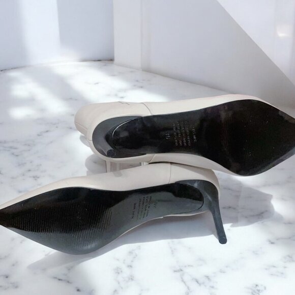 NIB Revolve Alias Mae Off White All Leather Bootie - Picture 7 of 7